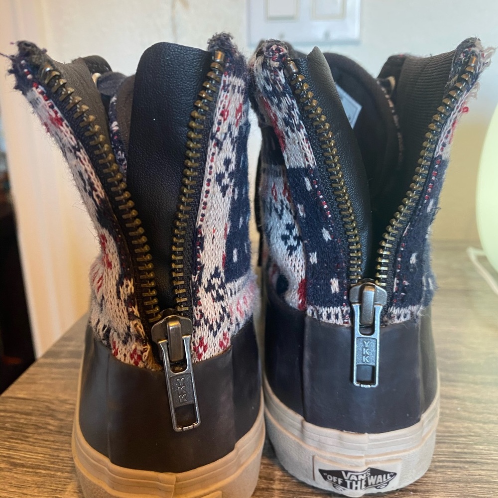 Waterproof vans - Picture 3 of 5